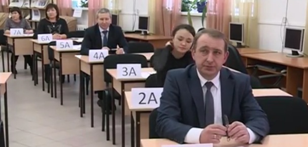Министру образования Республики Алтай пришлось перед экзаменом сдать телефон