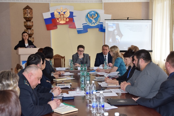 Развитие «Российского движения школьников» в Республике Алтай обсудили в Доме дружбы народов