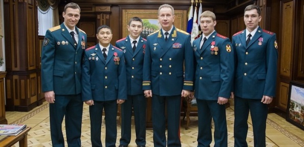 Генерал армии Виктор Золотов наградил отличившихся спортсменов Росгвардии