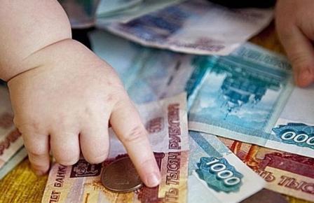 Алиментщики должны своим детям более 300 млн. рублей