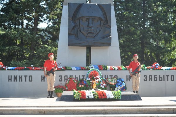 Митинг, посвященный Дню памяти и скорби, прошел в Горно-Алтайске