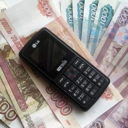 Мошенница, представившаяся сотрудником службы безопасности банка, похитила у горожанки более 35 тысяч рублей