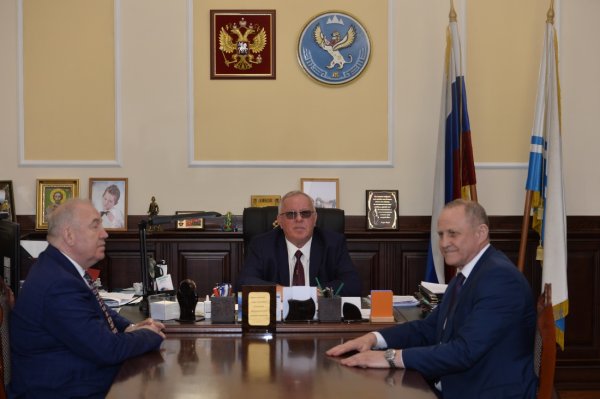 Александр Бердников и Сергей Сериков обсудили деятельность ДОСААФ в регионе