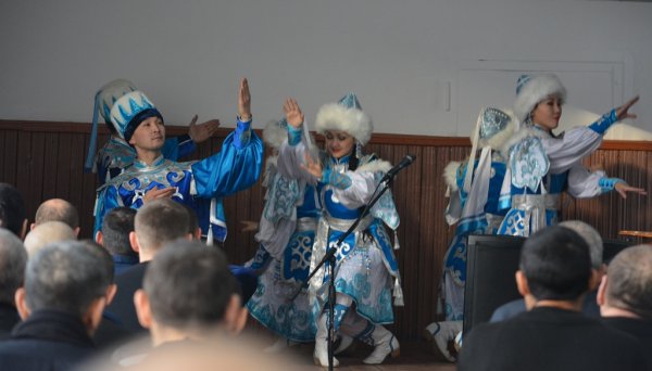 Национальный театр танца и песни "Алтам" Республики Алтай выступил перед осужденными