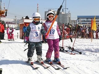 Прошли соревнования, посвященные юбилею Детско-юношеской спортивной школы по горным лыжам и сноуборду