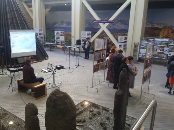 В Горно-Алтайске открылась фотовыставка, посвященная 20-летию объекта Всемирного наследия ЮНЕСКО «Золотые горы Алтая»