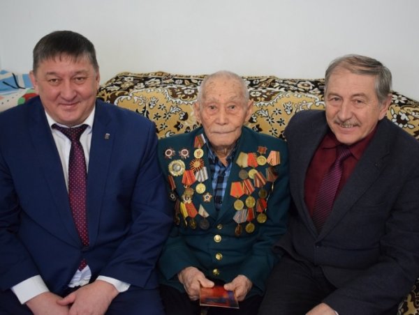 Николая Ефимовича Янышкина поздравили с годовщиной победы в Сталинградской битве