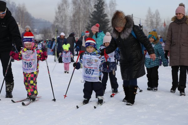 Соревнования по лыжным гонкам и конькобежному спорту прошли в столице региона