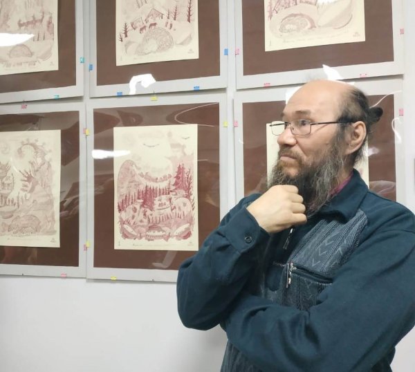 Выставка картин Николая Чепокова проходит в Горном Алтае