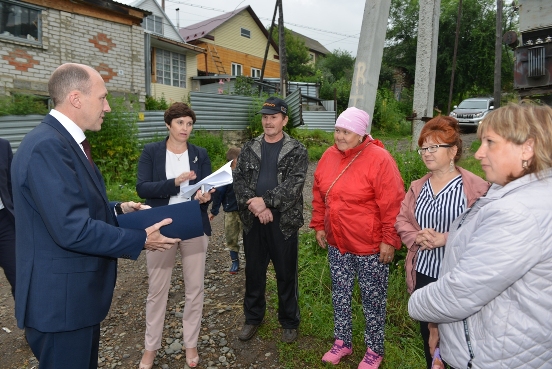Олег Хорохордин встретился с жителями городских микрорайонов