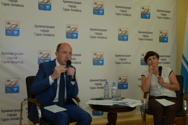 Олег Хорохордин: важен диалог между властью и общественными организациями