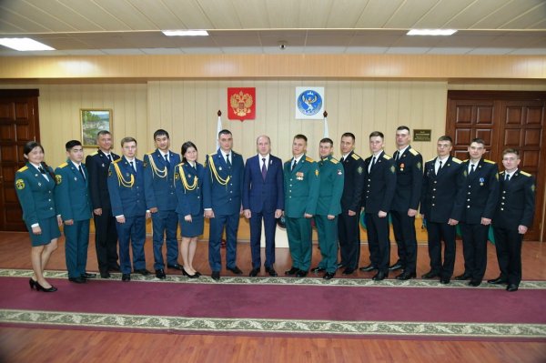 Олег Хорохордин встретился с выпускниками-офицерами силовых ведомств