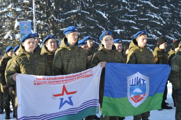 Памятная акция ко Дню неизвестного солдата прошла в Горно-Алтайске