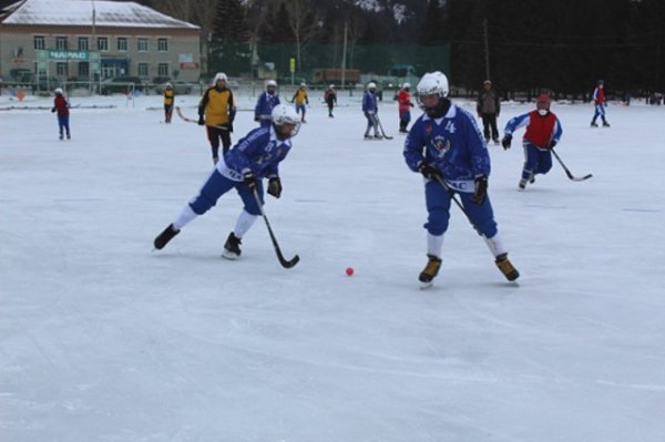 Республиканский турнир по хоккею с мячом прошел в Усть-Кане