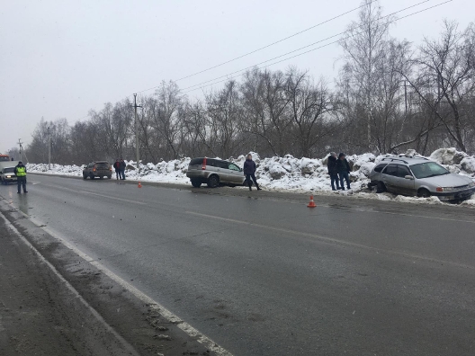 За прошедшие выходные в результате ДТП получили травмы водитель иномарки и пассажиры автомобиля ГАЗ