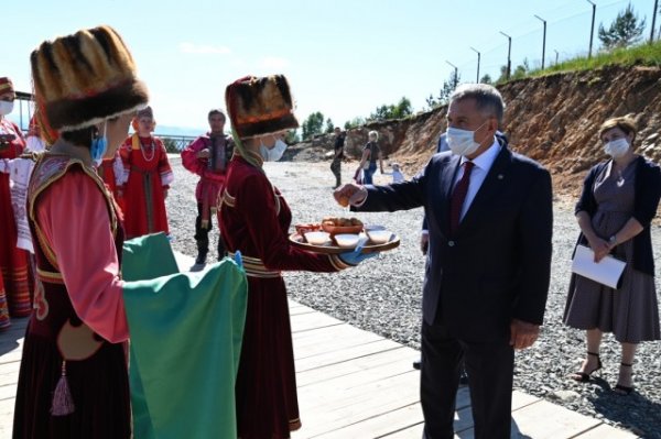 Президент Татарстана ознакомился с панорамным парком «Гора Туугая» в Горно-Алтайске