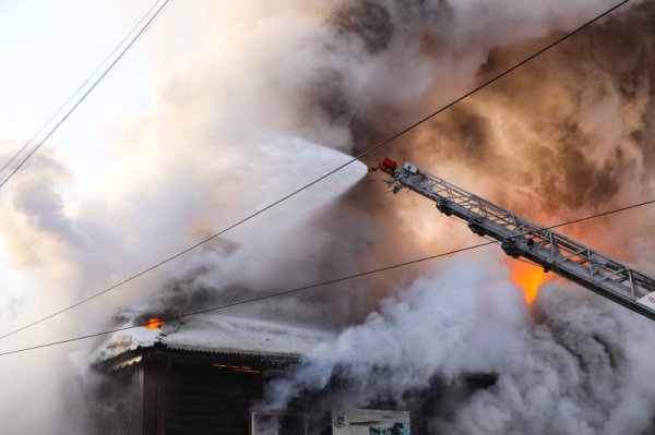 В Горно-Алтайске после пожара в вечерней школе заведено уголовное дело