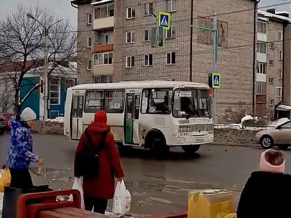 ЦУР Республики Алтай помогает горожанам получить новый остановочный павильон
