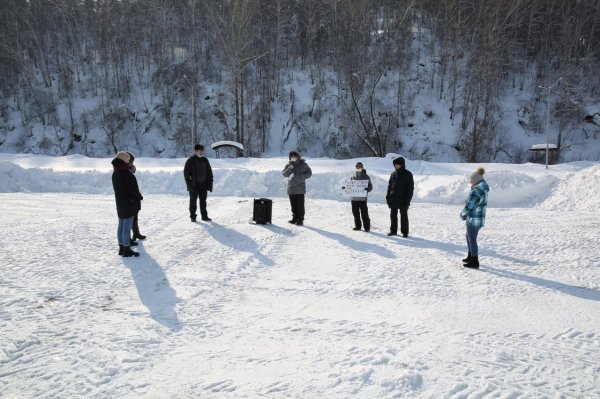 Всего 7 человек вышли на акцию памяти Немцова в Горно-Алтайске