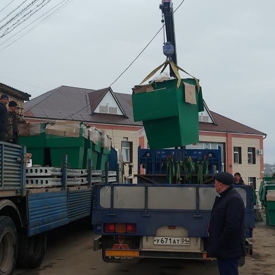 В Чойском районе после обращения граждан установят дополнительные мусорные контейнеры