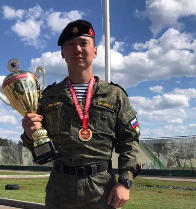 Морской пехотинец из Республики Алтай Эмил Санашкин стал победителем по армейской тактической стрельбе