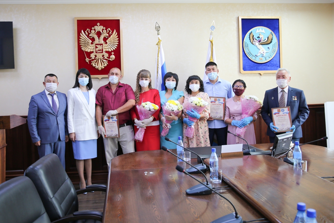 Победителей республиканского конкурса «Семья года» наградили в Горно-Алтайске