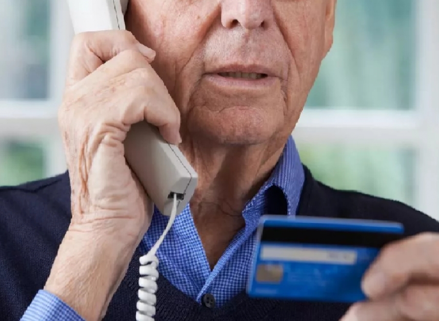 Пенсионер из Маймы второй раз попался на удочку телефонных мошенников