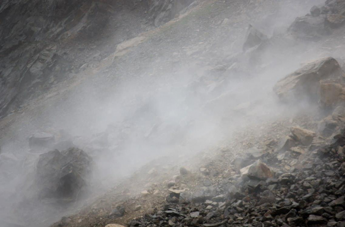 МЧС предупреждает об опасности схода селей в горах Республики Алтай