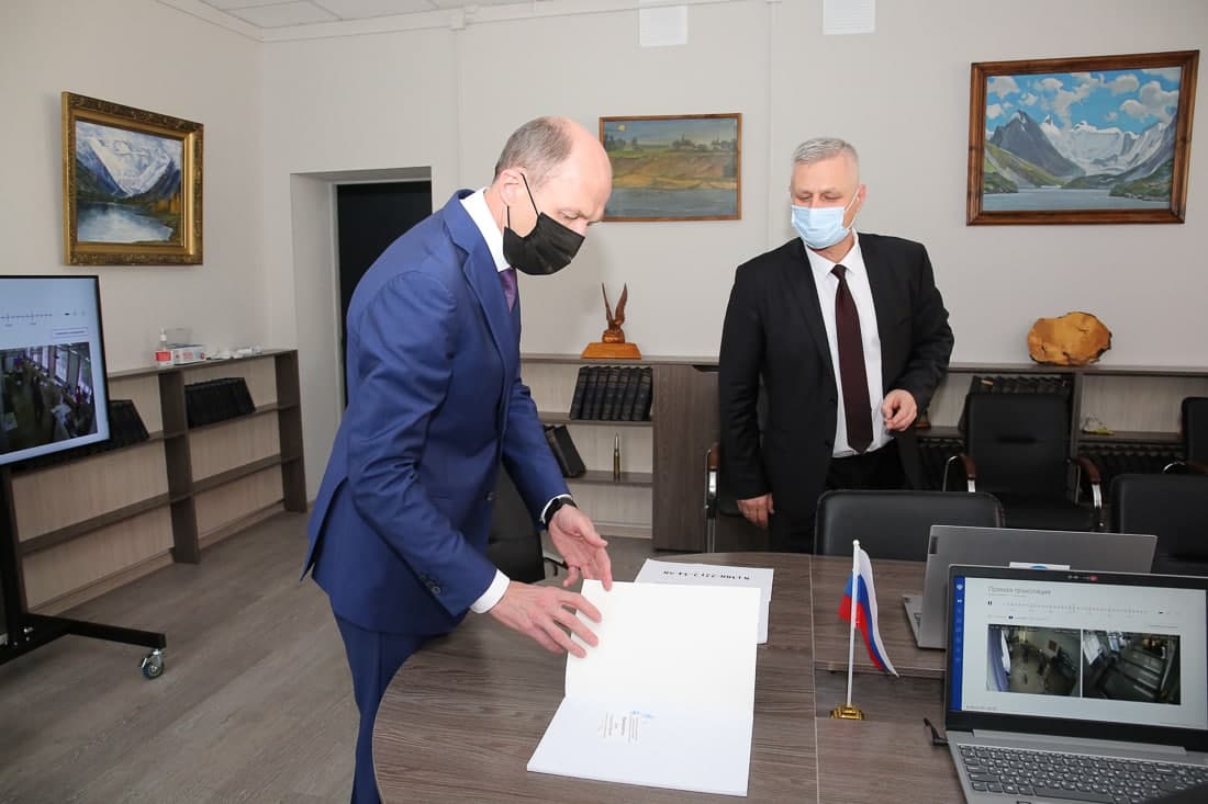 Глава Республики Алтай проверил готовность регионального Центра видеонаблюдения за выборами 
