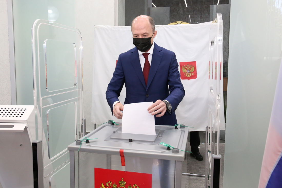 Олег Хорохордин, Глава Республики Алтай, проголосовал на выборах депутатов Госдумы