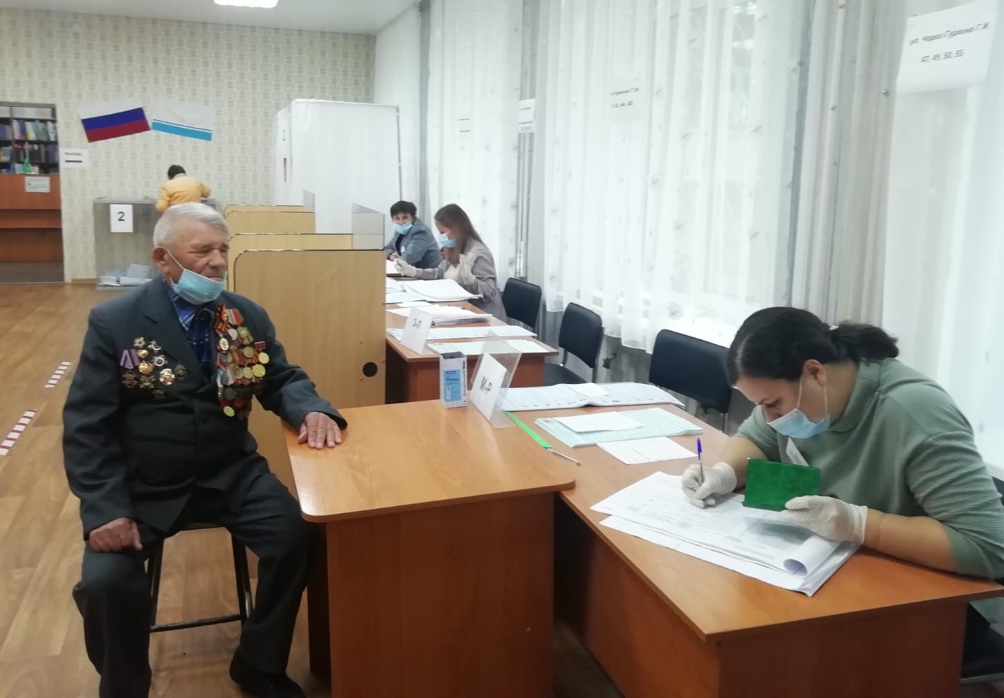 Ветеран войны Сергей Гончаров проголосовал в Горно-Алтайске