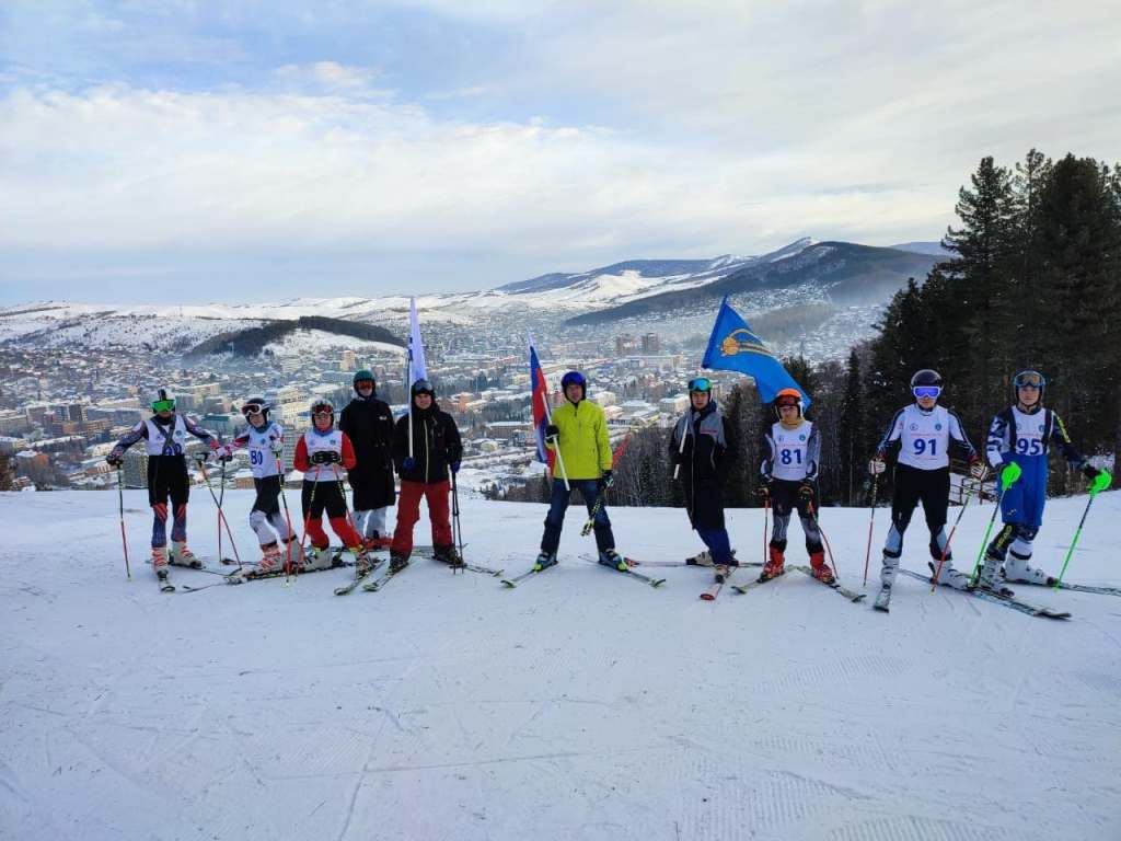 Больше трети опрошенных россиян считаю катание на лыжах идеальным зимним отдыхом