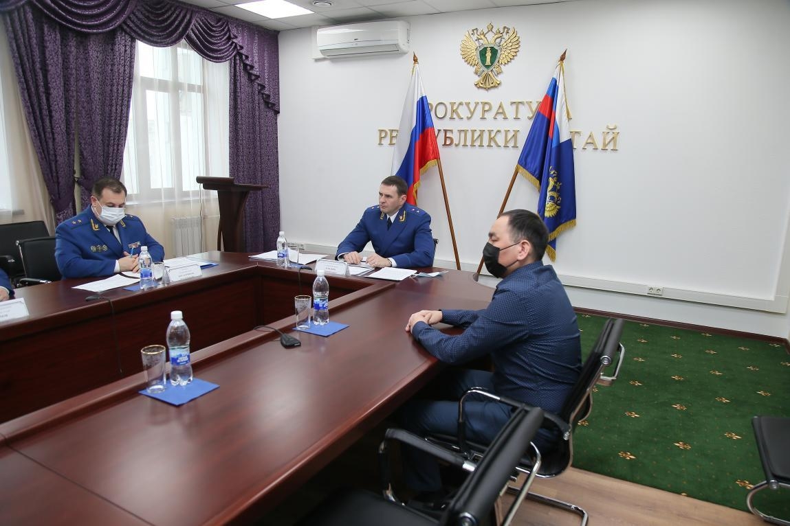 Заместитель Генпрокурора России провел личный прием граждан в Республике Алтай