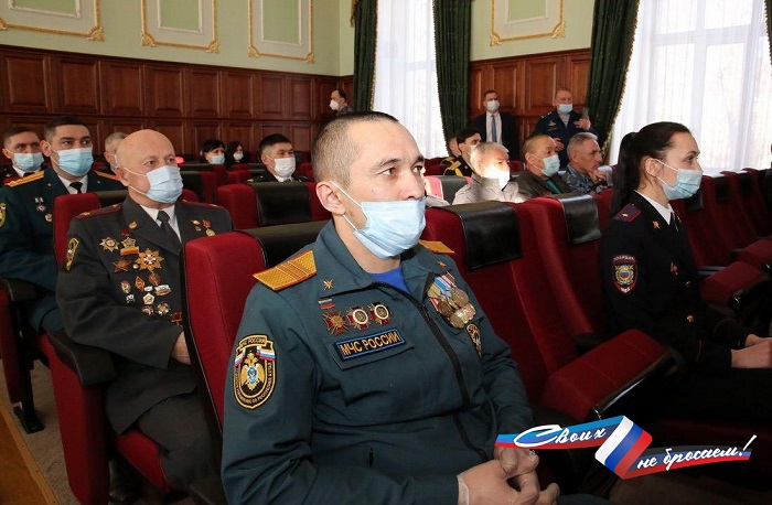 Глава Республики Алтай поздравил жителей с Днем защитника Отечества