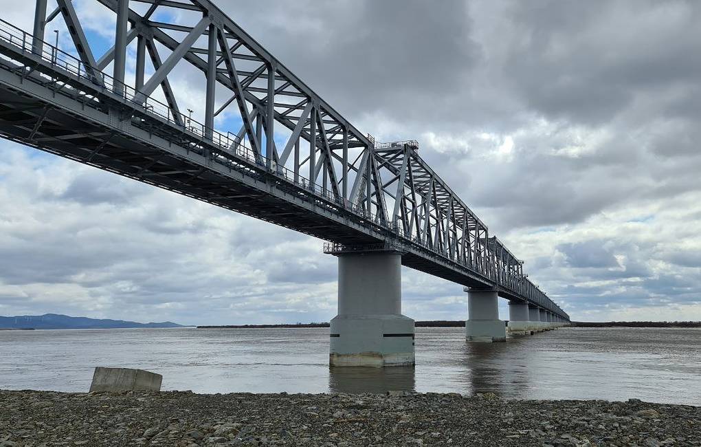 Первый железнодорожный мост между Россией и Китаем откроется в течение месяца