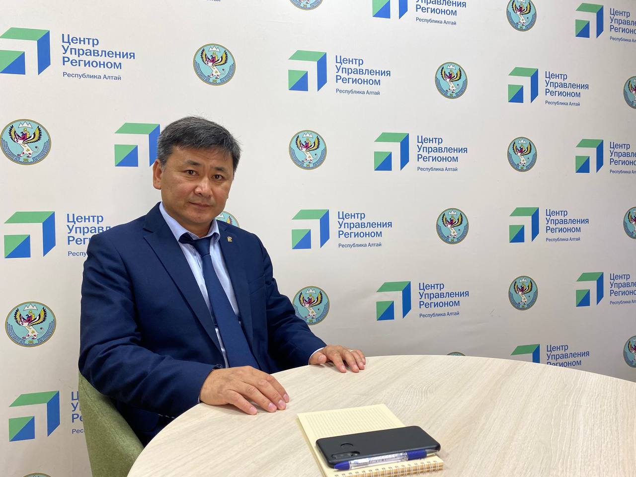 Эрчим Сарбашев рассказал в прямом эфире ЦУР о развитии Шебалинского района