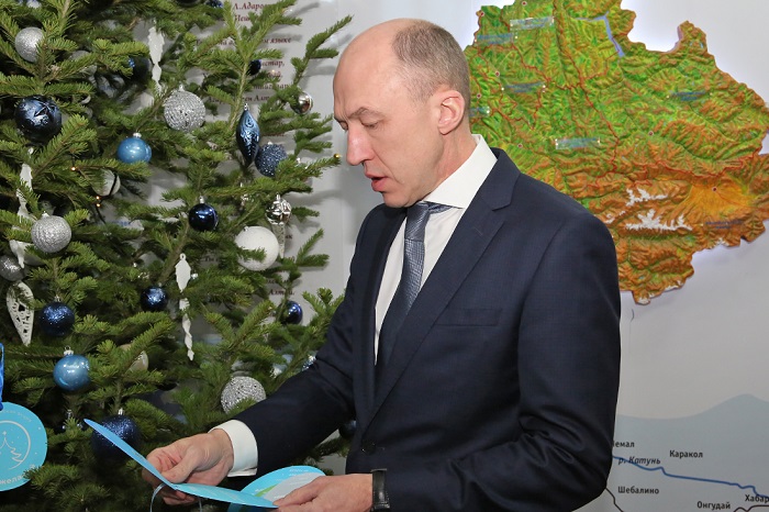 Правительство Республики Алтай участвует в акции «Елка желаний»