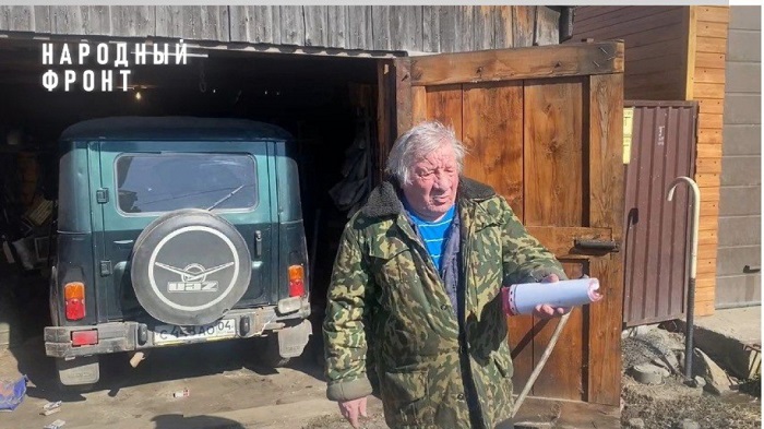 Пенсионеры из Горно-Алтайска пожертвовали УАЗ на передовую