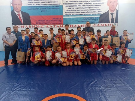 В Республике Алтай продолжаются турниры в рамках партпроекта «Zа самбо»