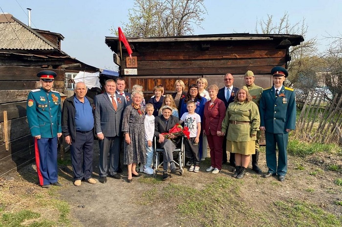 В Республике Алтай ветеранов поздравили с Днём Победы