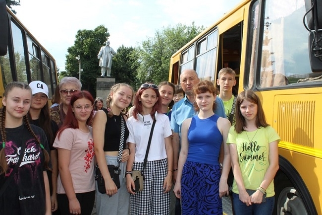 Лагерь «Горный Орленок» принял детей из Славяносербского района ЛНР