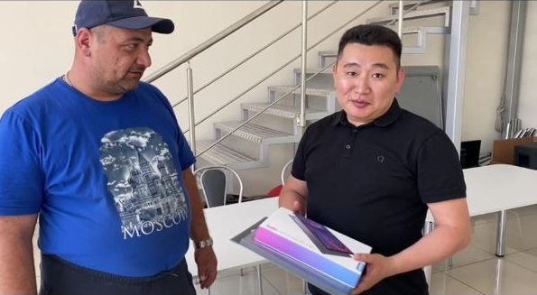 Предприниматель из Республики Алтай купил планшет бойцам СВО