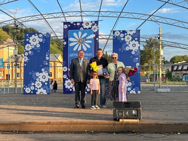 День семьи, любви и верности отпраздновали в Республике Алтай