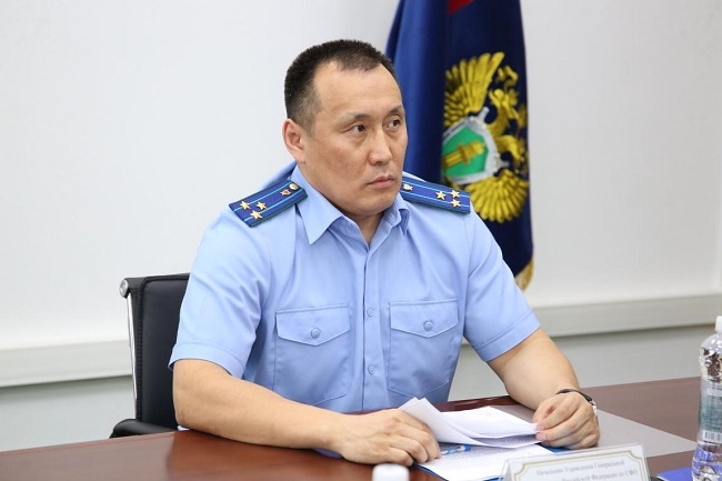 Баир Доржиев провел личный прием граждан в Горно-Алтайске
