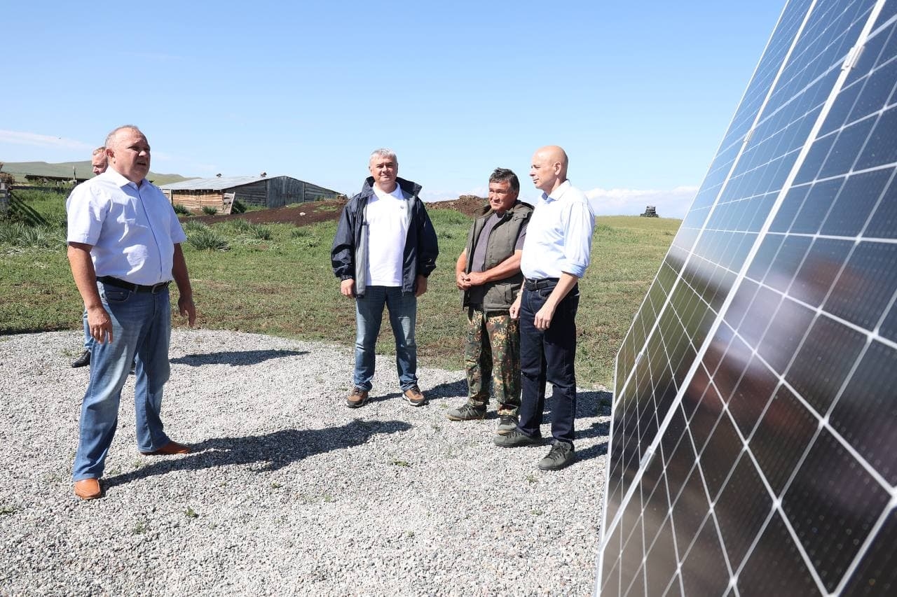 Пилотный проект по установке солнечной станции для фермера реализовали «Россети Сибирь» в Хакасии