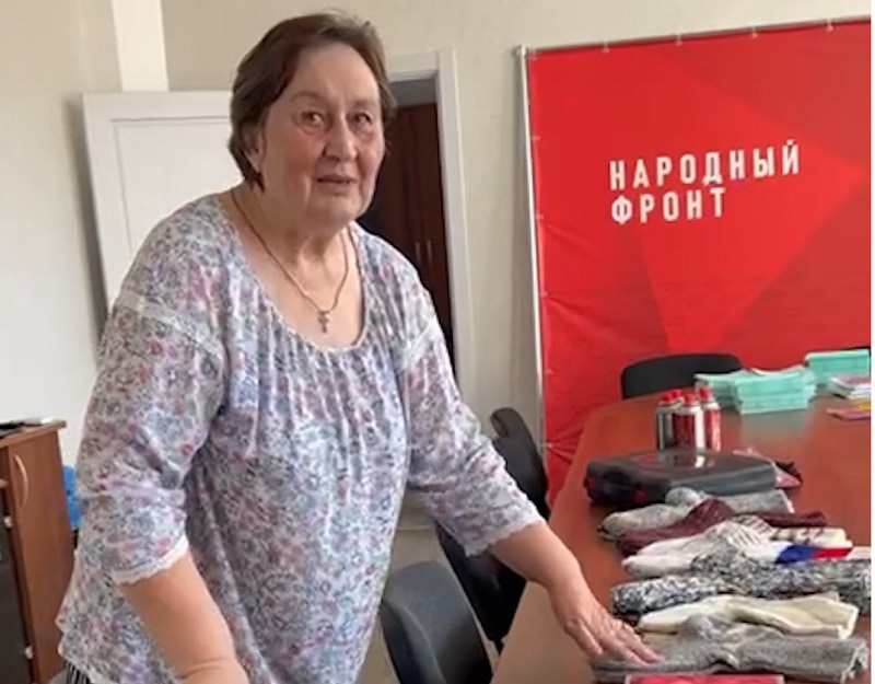 Бабушка Люда из Горно-Алтайска собирает гуманитарку детям ЛНР