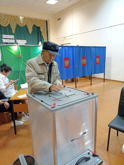 И стар, и млад: в ЕДГ в Республике Алтай голосуют все!