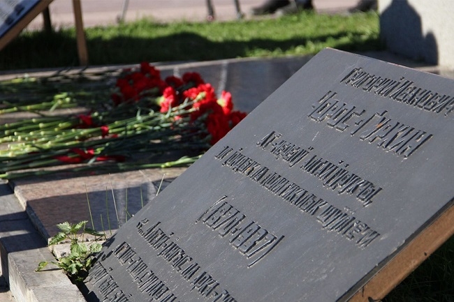 Память жертв политических репрессий почтили в Горно-Алтайске