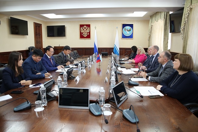 Олег Хорохордин встретился с делегацией из Монголии