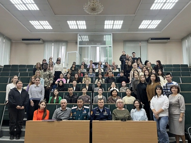 Студенты ГАГУ встретились с Героем Российской Федерации